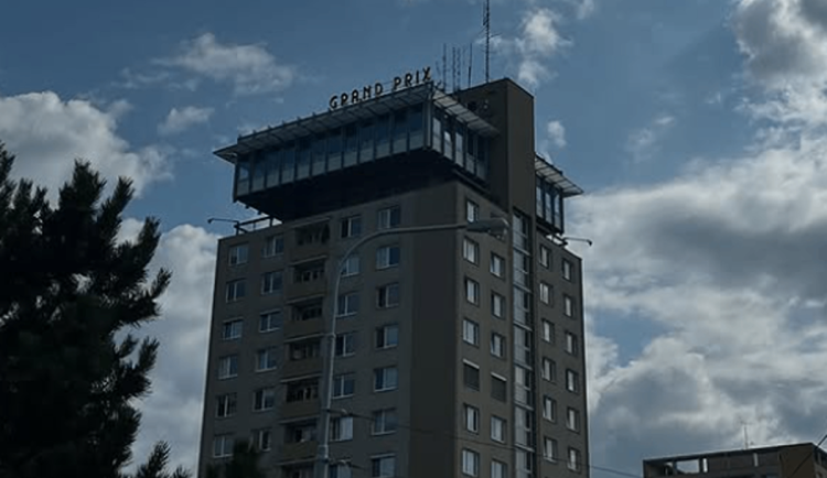 V Kohoutovicích obnoví vyhlídkovou kavárnu Grand Prix. Pořídí i dobový nábytek