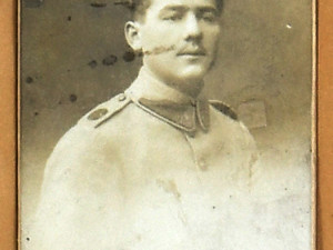 České Budějovice objektivem Milana Bindera a perem Martina Maršíka: Legionář, který zůstal záhadou