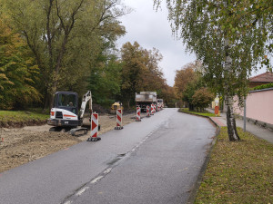 Lampy vysoké 4 metry? V Litvínovicích kvůli tomu museli jednat s leteckou bezpečností