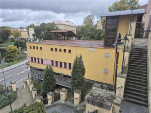 Strašák řidičů prošel proměnou. Parkovací dům v Táboře nabízí lepší podmínky i nižší ceny