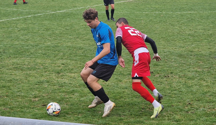 Souboj rezervy Mokrého a Lipí.