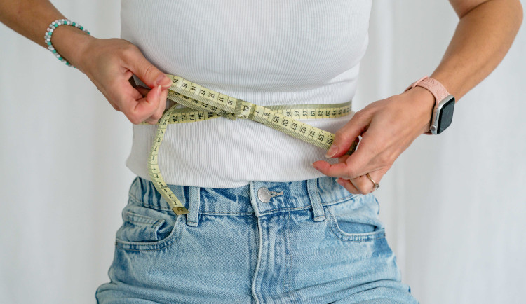 Tasemnice, korzety a kalorické tabulky: historie posedlosti štíhlostí