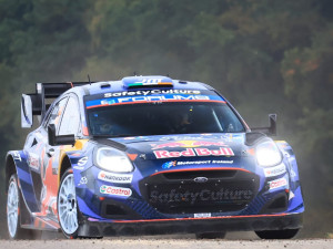 Rovanperä míří za vítězstvím ve Středoevropské rallye, Ogiera zbrzdila havárie