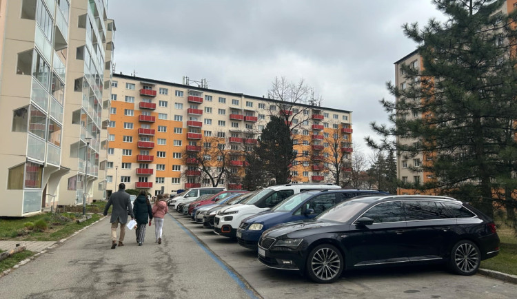 Jihlava získala miliony korun z modrých zón. Vše investovala zpět do parkování