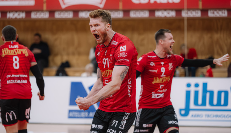 Jihostroj zahájil sezonu vítězstvím 3:0 nad Benátkami