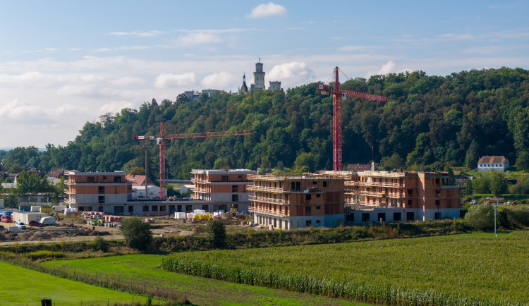 Senior Resort na Hluboké roste před očima. Vzorový byt bude hotový v prosinci