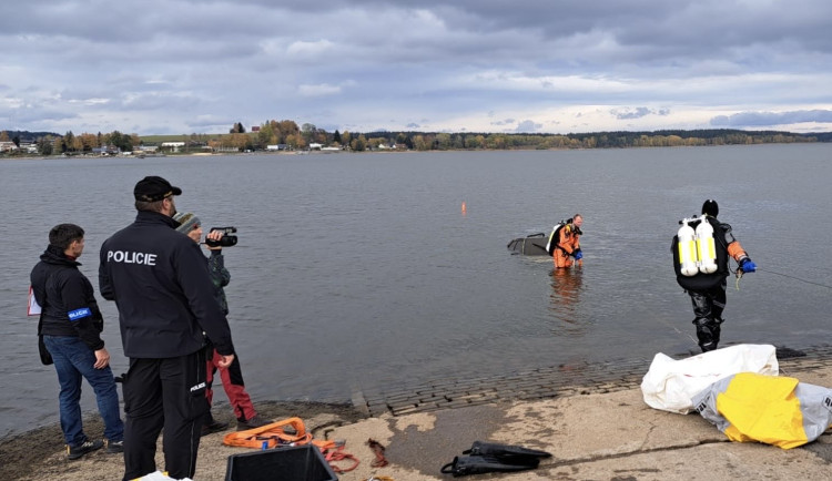 Lidské ostatky v rakouském vraku, patřily dvěma mužům, potvrdila pitva