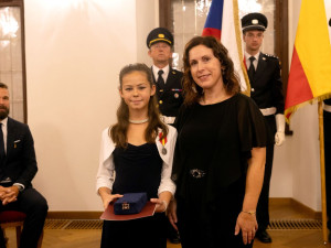 Primátorka udělila medaile Za zásluhy a Za statečnost
