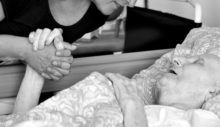 Plamen naděje rozzáří kostel na podporu Domácího hospice sv. Veroniky