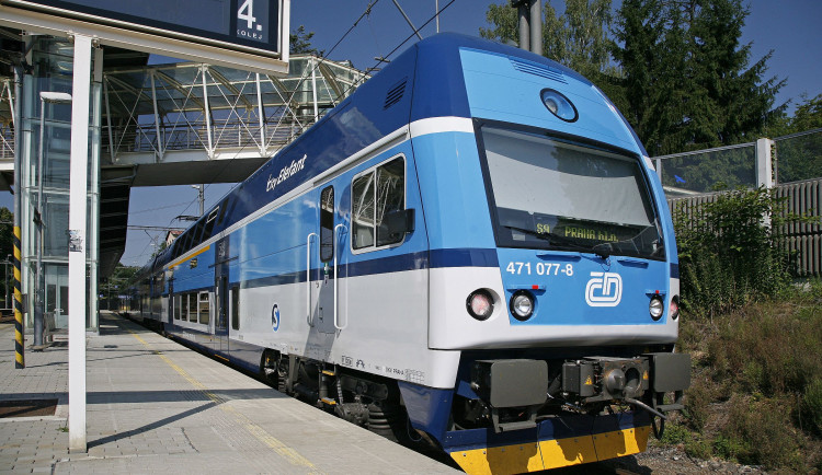 Na cestě z Benešova do Prahy hrozí dopravní kolaps, stavba okruhu omezí provoz vlaků