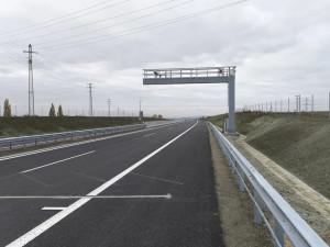 Na údržbu D4 mezi Příbramí a Pískem je připraveno 2000 tun soli a šest sypačů