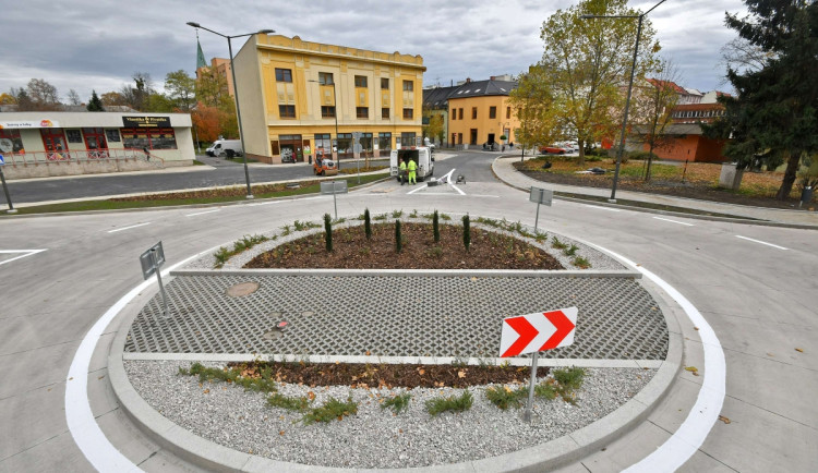 V Bohumíně dnes otevřou nový kruháč. Uprostřed se kříží vodovody a vede tudy kanalizace