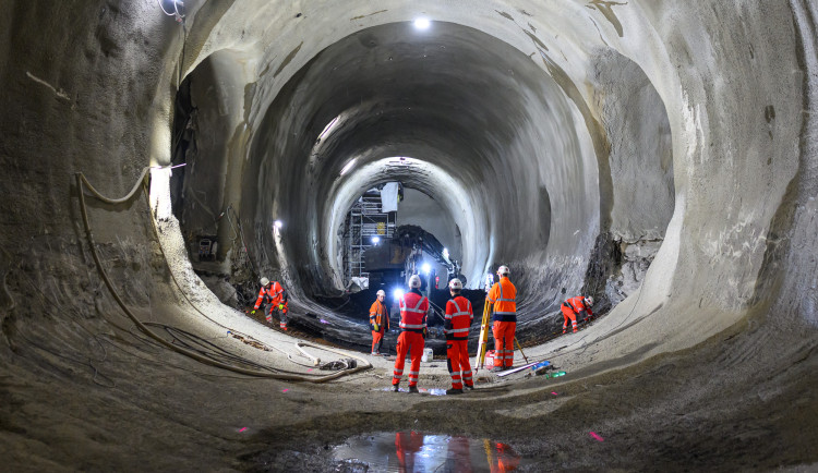 Ražba metra D postupuje. První hotová stanice je Olbrachtova, kolem jména se diskutuje