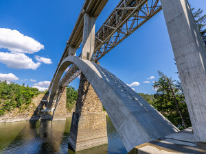 Železniční most u Červené nad Vltavou získal hlavní cenu Inženýrské komory