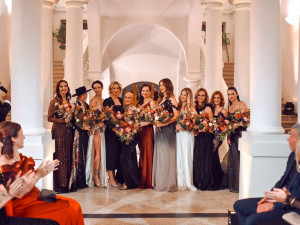 Chodby Jihočeského muzea jako přehlídkové molo. Dražba kalendáře vynesla desítky tisíc