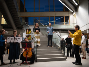 Laboratoř nebo ateliér? Výstava, kde se věda potkává s uměním