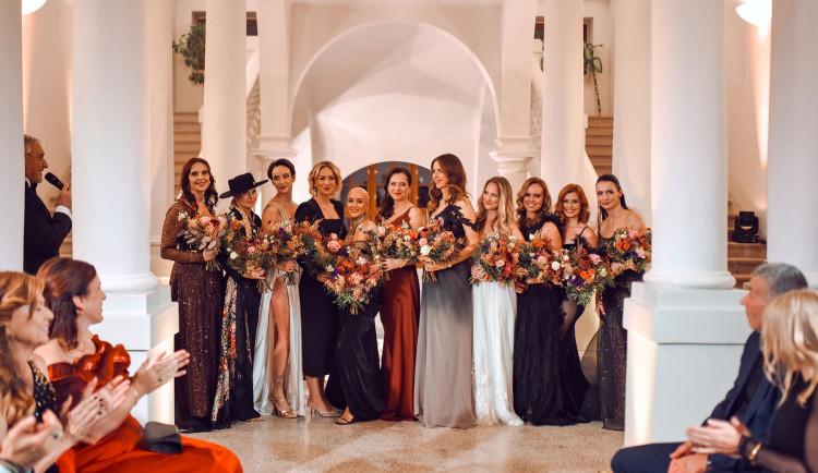 Chodby Jihočeského muzea jako přehlídkové molo. Dražba kalendáře vynesla desítky tisíc