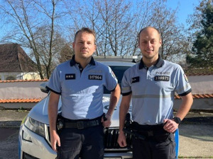 Z běžného pracovního dne bylo drama. Policisté zachránili muže, který zkolaboval