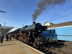Historický vlak na trase Budějovice - Praha připomínal návrat legionářů.