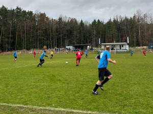 Okresnímu fotbalu začala zimní pauza. V posledním kole naděloval Hezoučký