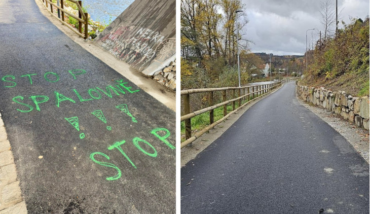 Novou cyklostezku v Krumlově někdo posprejoval, místostarosta podezřívá Zelené.