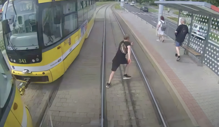 Po střetech s chodci posiluje dopravní podnik bezpečnost, testuje antikolizní systém