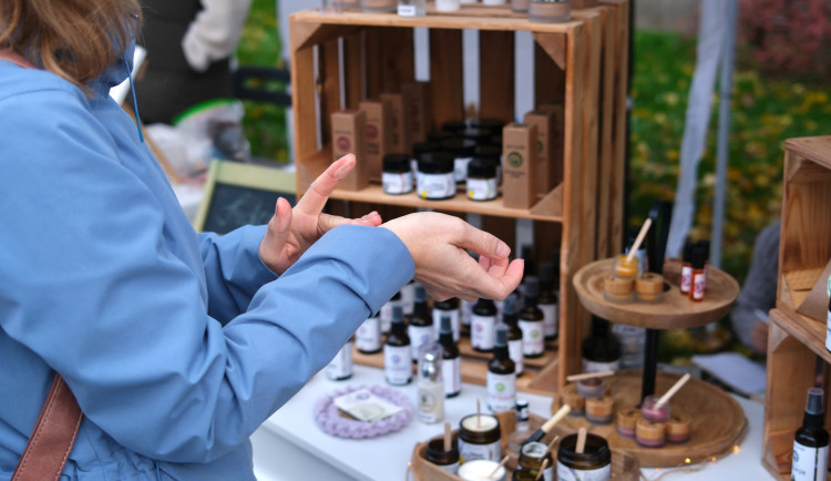 Vánoční MINT Markety - darujte letos pod stromeček dárky od českých tvůrců