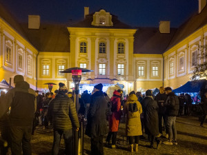 Čerti, koncerty, divadlo i živý betlém. Advent v Borovanech je tu