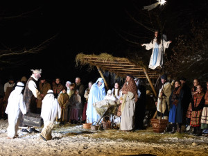 Čerti, koncerty, divadlo i živý betlém. Advent v Borovanech je tu