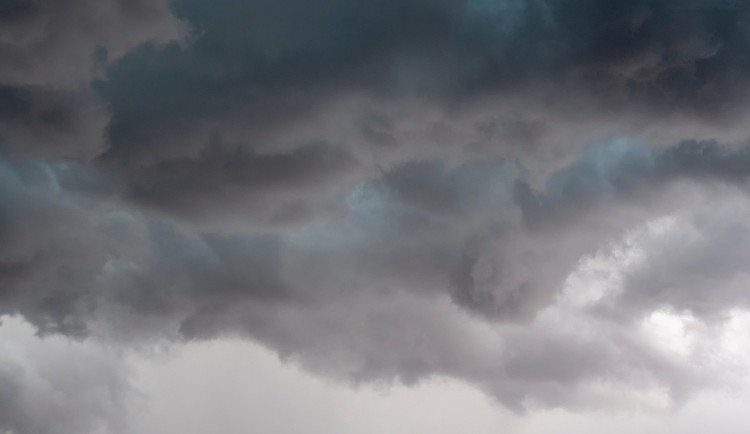 Oblačno s deštěm vystřídá mírné oteplení, na Martina sněžit nebude