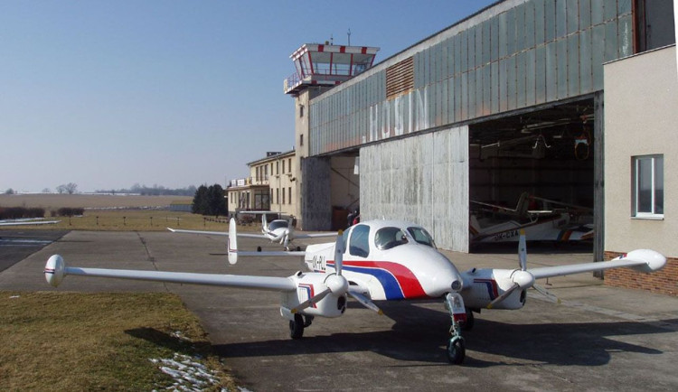 Tajemný dron z Budějovic se objevil u letiště Hosín, od té doby ho nikdo neviděl