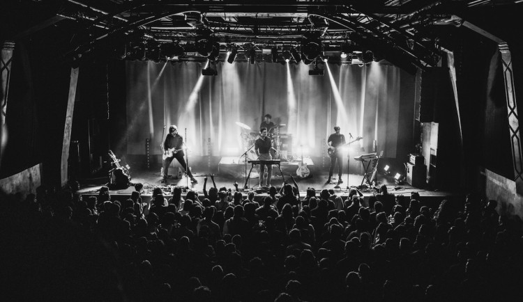 Žižkárna ožije EHMK akcemi a chystá nabité hudební víkendy.