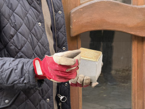 Stopa po Holzerových končí ve varšavském ghettu. Paměť národa umístila další kameny zmizelých