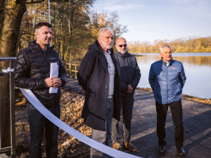 Hluboká nad Vltavou slavnostně otevřela novou stezku ve Zvolenovské ulici
