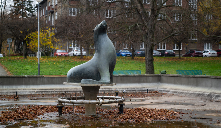 Karvinské kašny se chystají na zimní spánek. Dnes naposledy zahraje i hudební fontána