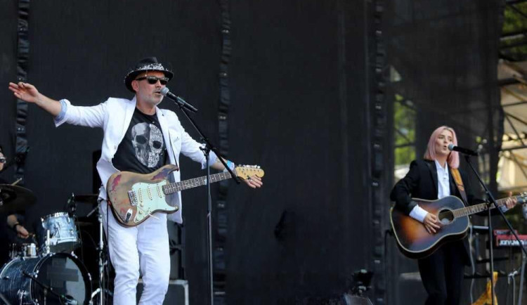 Do Singer Pubu míří Circus Ponorka & The Greens