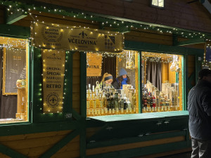 Adventní městečko je otevřené. První den přilákalo stovky návštěvníků