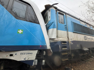 U Zlivi se srazily dva vlaky. Na místě je přes 40 zraněných, dva těžce