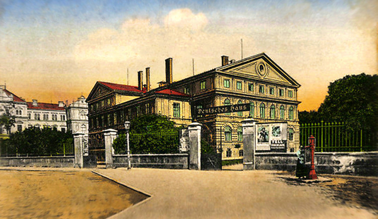 DRBNA HISTORIČKA: Od Německého domu k armáďáku. Budova měnila jména podle režimů