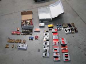 Kriminalisté rozkryli drogový gang. Zadrželi sedm lidí