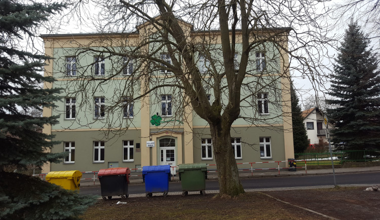 Nový Bor rozhodl o zrušení ZŠ Generála Svobody, nemá dostatek žáků