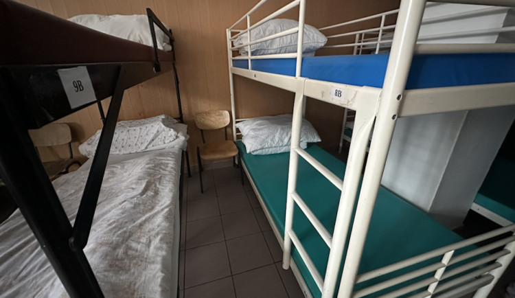 Kapacita nocleháren pro lidi bez domova se na jihu Čech v posledních dnech plní
