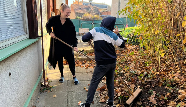 Na přeměnu zahrady nízkoprahového klubu PREVENTu 99 mohou přispět dárci