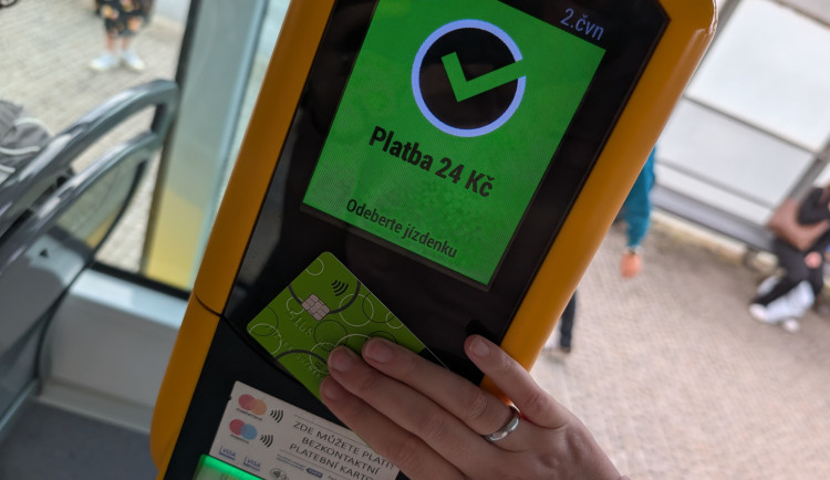 Ceny jízdného v MHD se v Plzni od ledna 2026 nezdraží. Zůstanou stejné jako letos