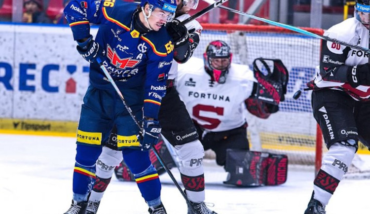 Motor na domácím ledě porazil lídra extraligy