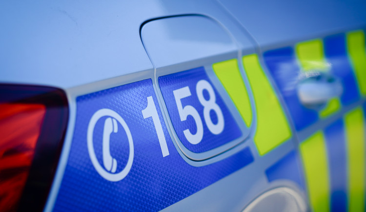 Zloděj na dvou kolech. Muž kradl všechno, co šlo zpeněžit, a lup si schovával do křoví