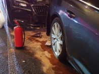 Neděle ve znamení nehod. Hasiči řešili srážky aut