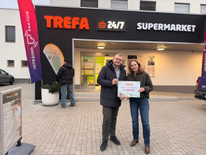 Trefa rozdává radost: Podpořeným organizacím předala šeky v hodnotě 75 000 Kč