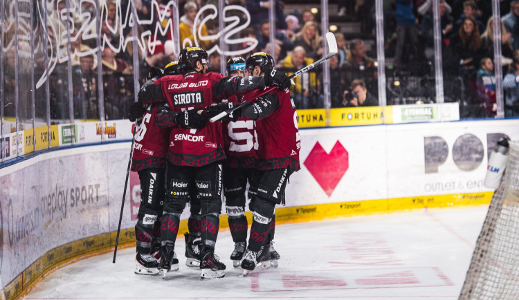 Hokejová Sparta porazila Karlovy Vary 6:1 a udržela si vedení v tabulce