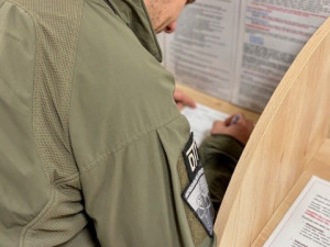 Policisté z Temelína darovali krev. Většina z nich byli prvodárci